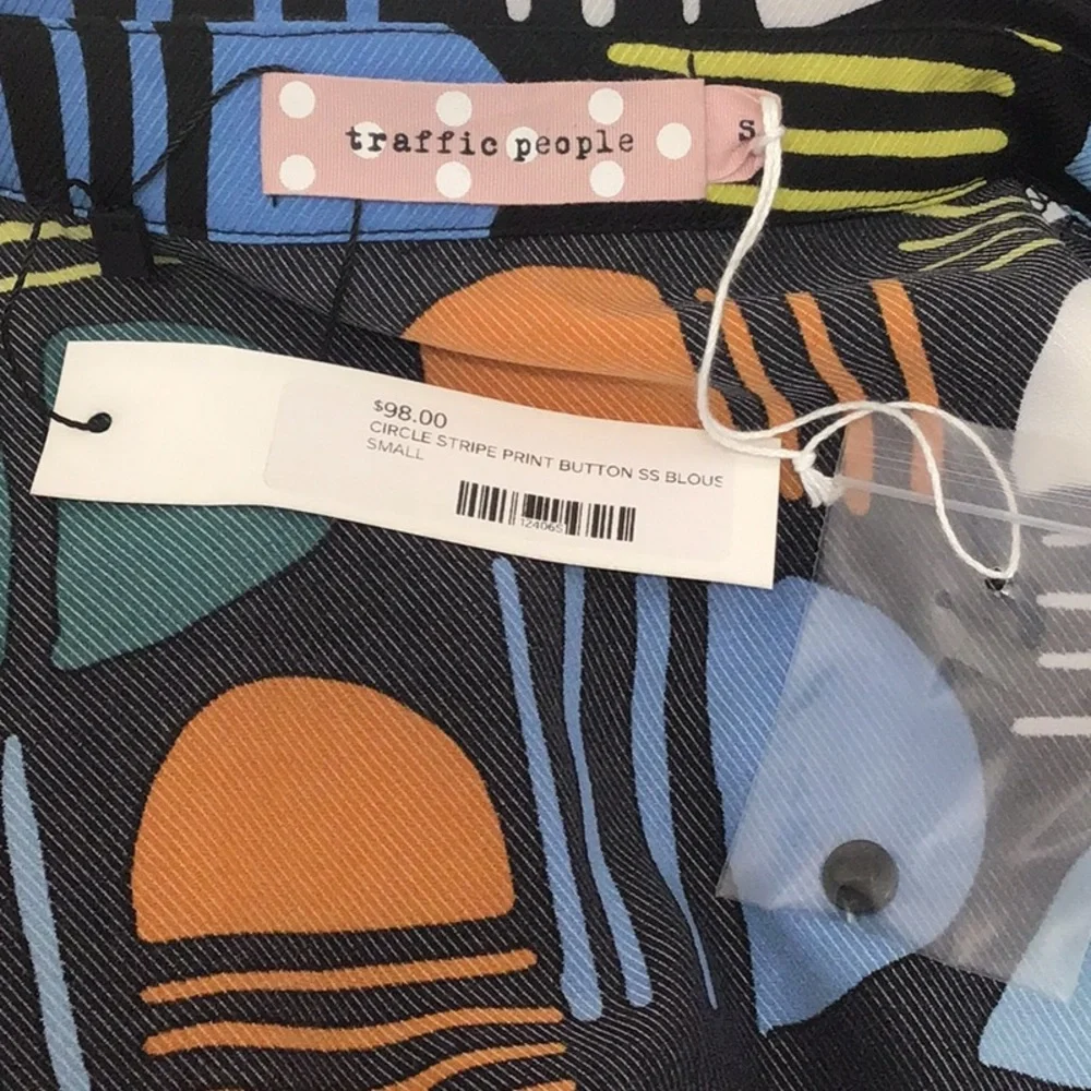 TRAFFIC PEOPLE-SIZE SMALL-NWT - Picture 5 of 12